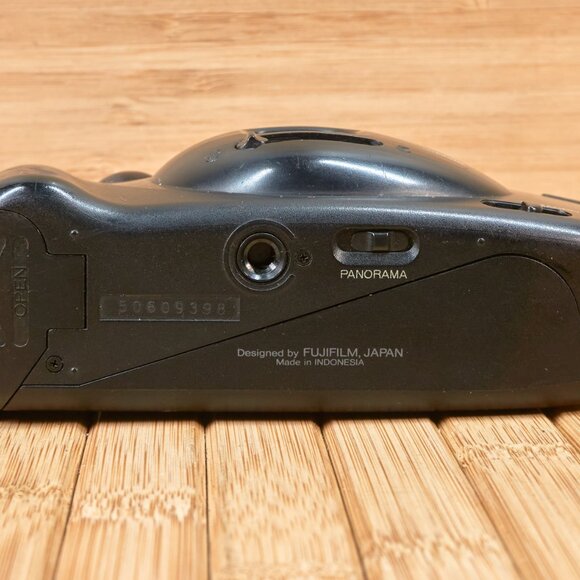 Vintage Fujifilm DL-95 Super, Point and Shoot Film Camera - Picture 6 of 7